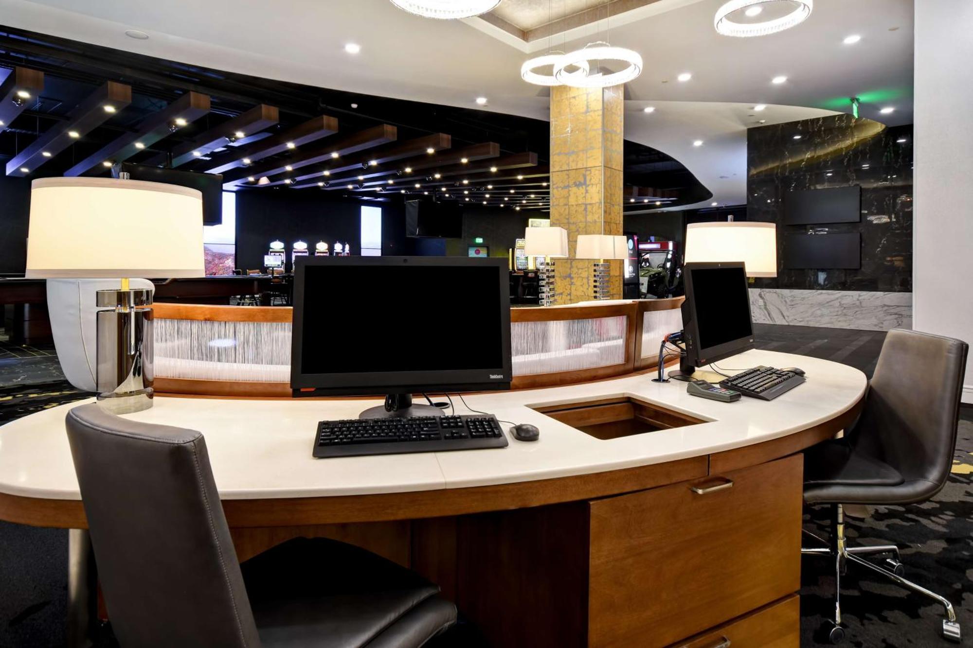 Doubletree By Hilton Deadwood At Cadillac Jack'S Exterior foto